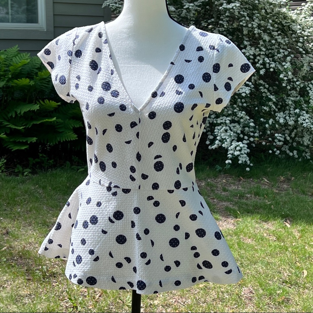2 FOR $20 Deletta Polka Dot Peplum V-neck Top in Size Large, white and navy blue